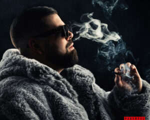Εξώφυλλο τραγουδιού BLOW