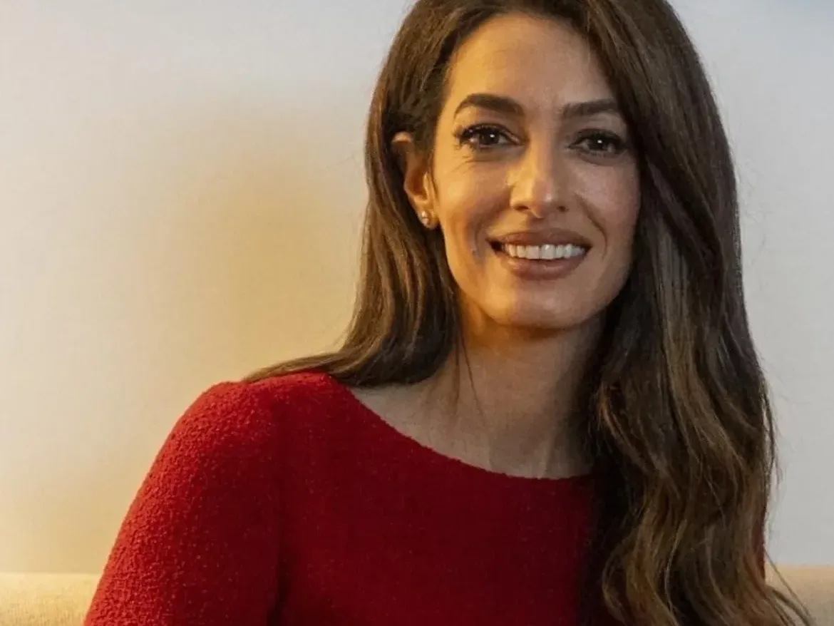 Amal Clooney: «Αγαπώ την Ελλάδα και τους Έλληνες» – Η δήλωση λίγο πριν φύγει από την Αθήνα