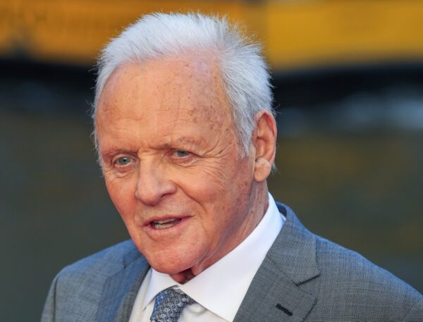 Ο Anthony Hopkins συναντά ξανά τον Timothy Woodward Jr. για το «2048»