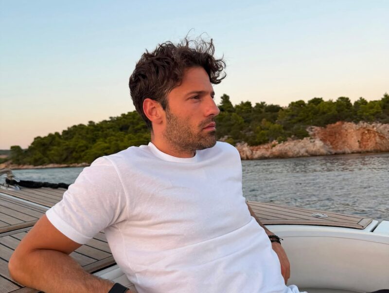 Ο Κωνσταντίνος Αργυρός έγινε νονός για ακόμη μία φορά – Βάφτισε τον ανιψιό του στην Κύπρο