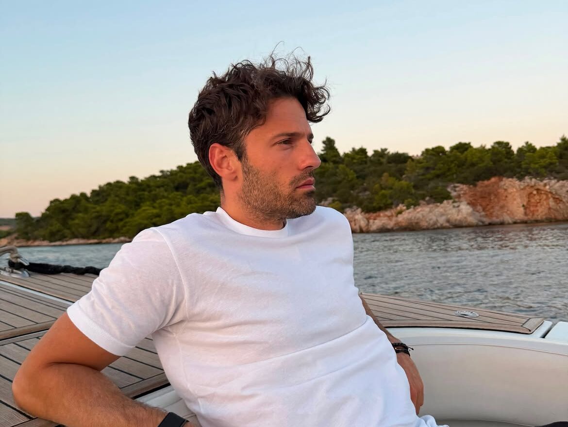 Ο Κωνσταντίνος Αργυρός έγινε νονός για ακόμη μία φορά – Βάφτισε τον ανιψιό του στην Κύπρο