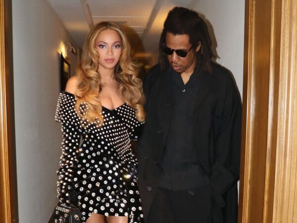 «Crazy in love»: 23 χρόνια μετά, το iconic video των Beyoncé και Jay-Z γράφει ξανά ιστορία
