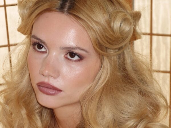 Diffused makeup: Η νέα τάση στο μακιγιάζ θέλει φυσική ομορφιά και ανεπιτήδευτη πολυτέλεια