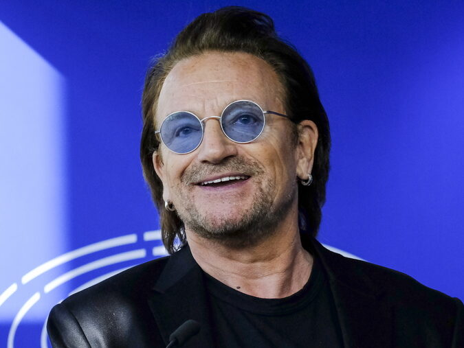 U2: Πώς συνδέεται το νέο άλμπουμ τους, «Carnaval de Luz» με τη Rosalía