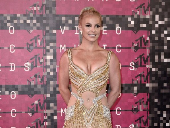 Η Britney Spears με εντυπωσιακή εμφάνιση, εκφράζοντας την ευχή της να είναι η καλύτερη μαμά στον γιο της.
