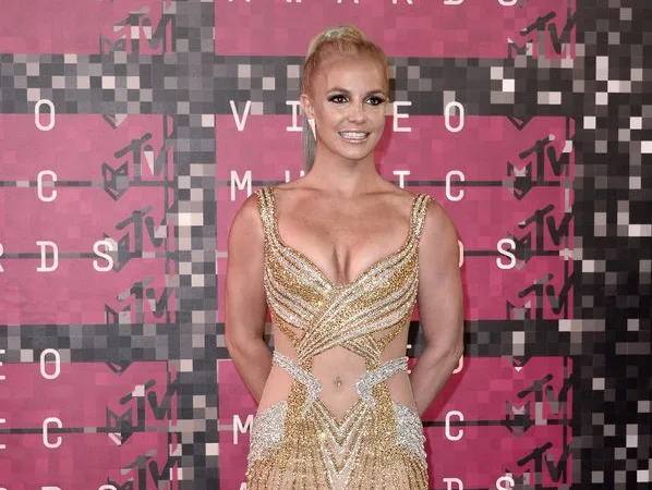 Η Britney Spears με εντυπωσιακή εμφάνιση, εκφράζοντας την ευχή της να είναι η καλύτερη μαμά στον γιο της.