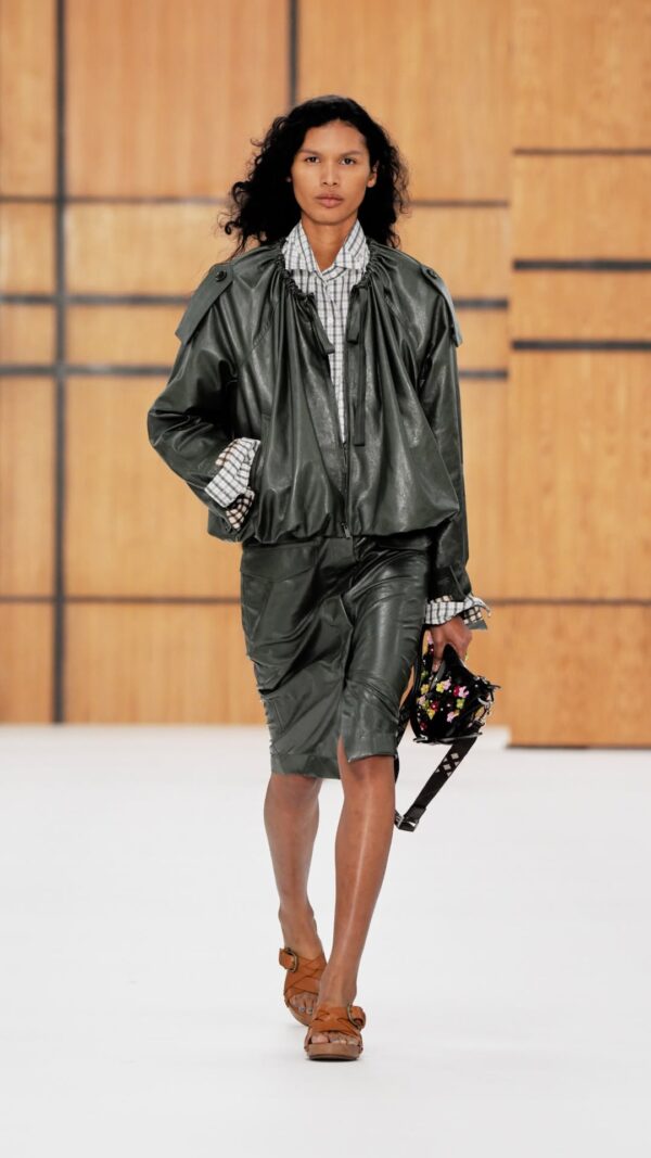 https://www.instagram.com/burberry/