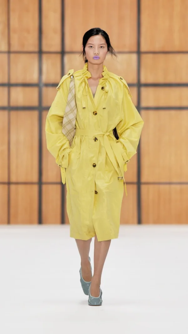 https://www.instagram.com/burberry/