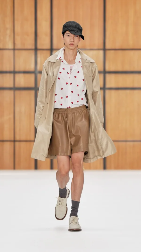 https://www.instagram.com/burberry/