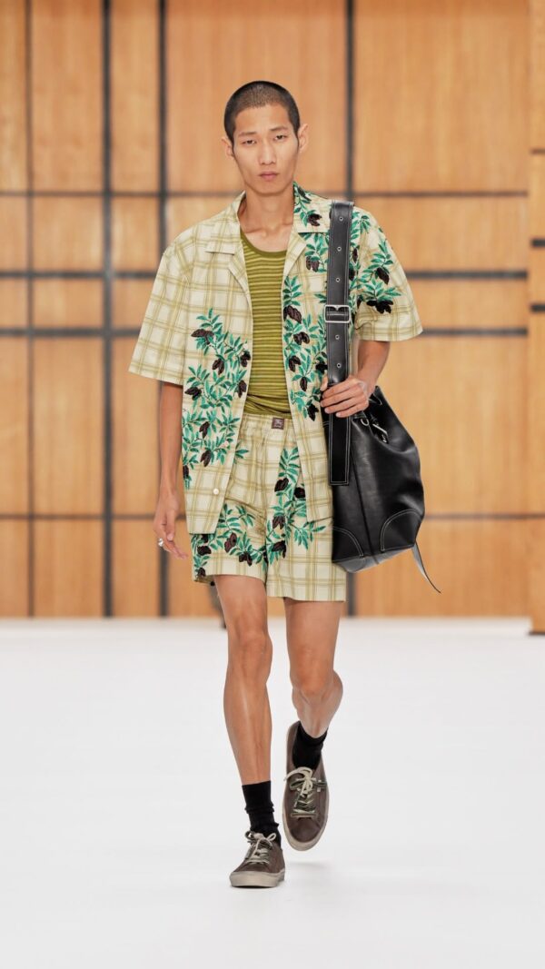 https://www.instagram.com/burberry/