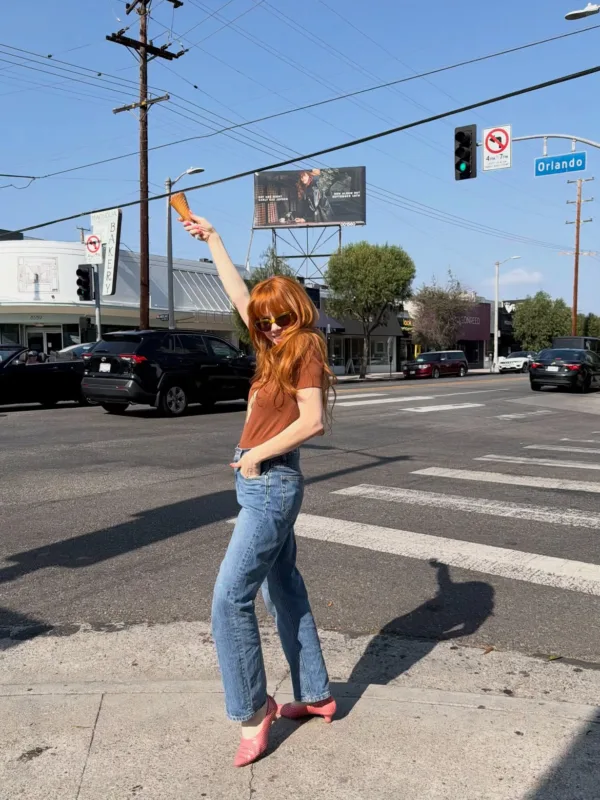 https://www.instagram.com/carlyraejepsen/