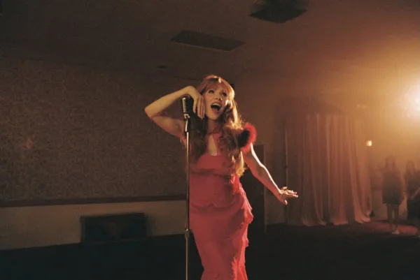 https://www.instagram.com/carlyraejepsen/