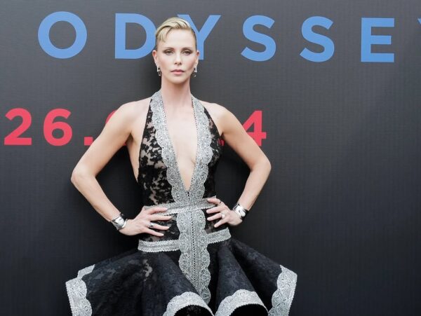 Charlize Theron: Από το «The Odyssey» στη μάχη κατά της γυναικοκτονίας – Η άλλη πλευρά της