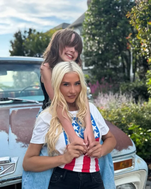 https://www.instagram.com/xtina/