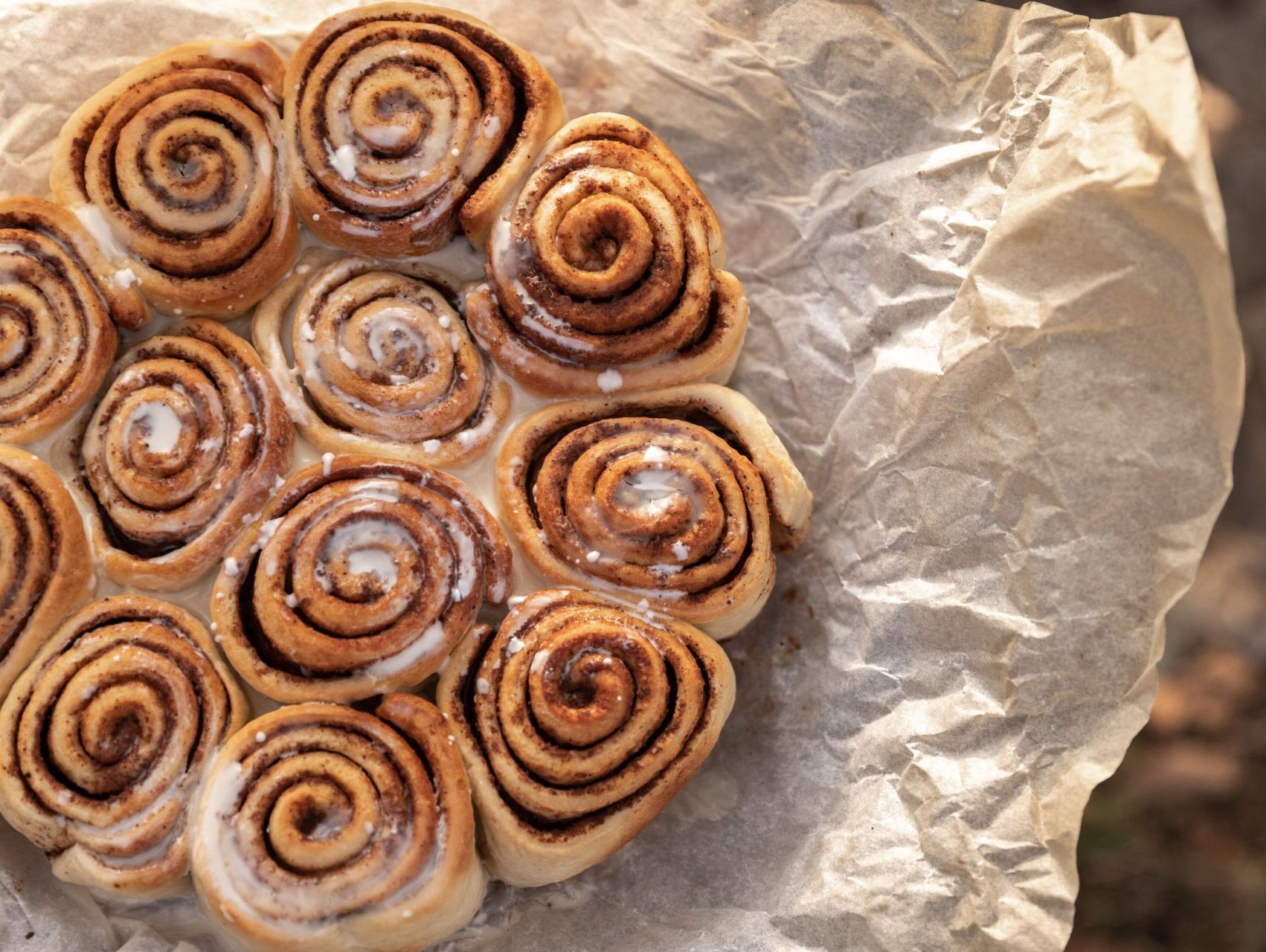 Cinnamon roll pancakes: Η συνταγή που θα σε βάλει σε φθινόπωρο mood