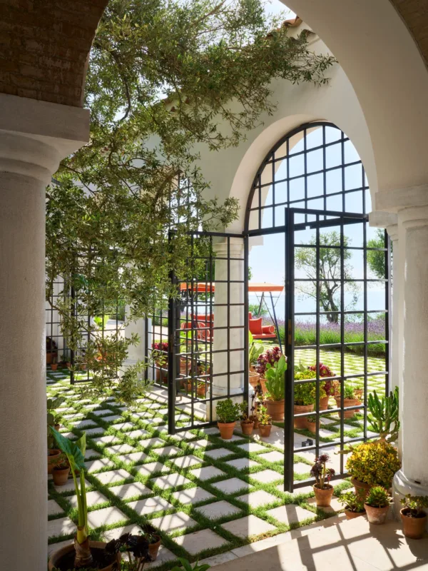 https://www.instagram.com/archdigest/