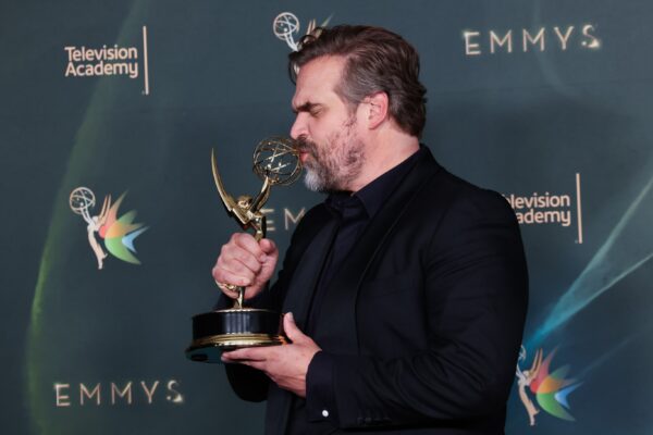 Creative Arts Emmy Awards 2026: Θρίαμβος για το «Widow’s Bay» και την Apple TV – Όλα όσα έγιναν στην απονομή