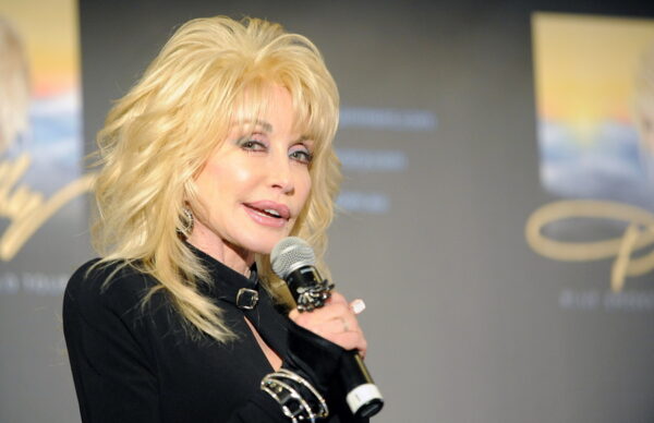 Dolly Parton: Πώς το «Jolene» και το «I will always love you» γράφουν ξανά ιστορία