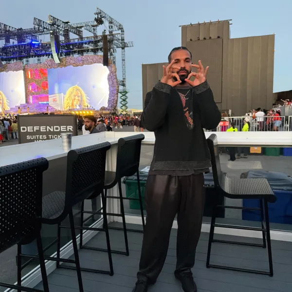 https://www.instagram.com/champagnepapi/