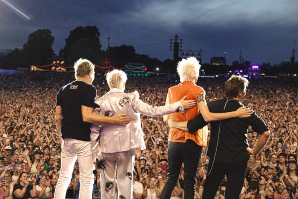 https://www.instagram.com/duranduran/