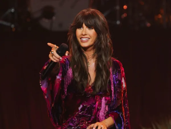 https://www.instagram.com/ellalangleymusic/