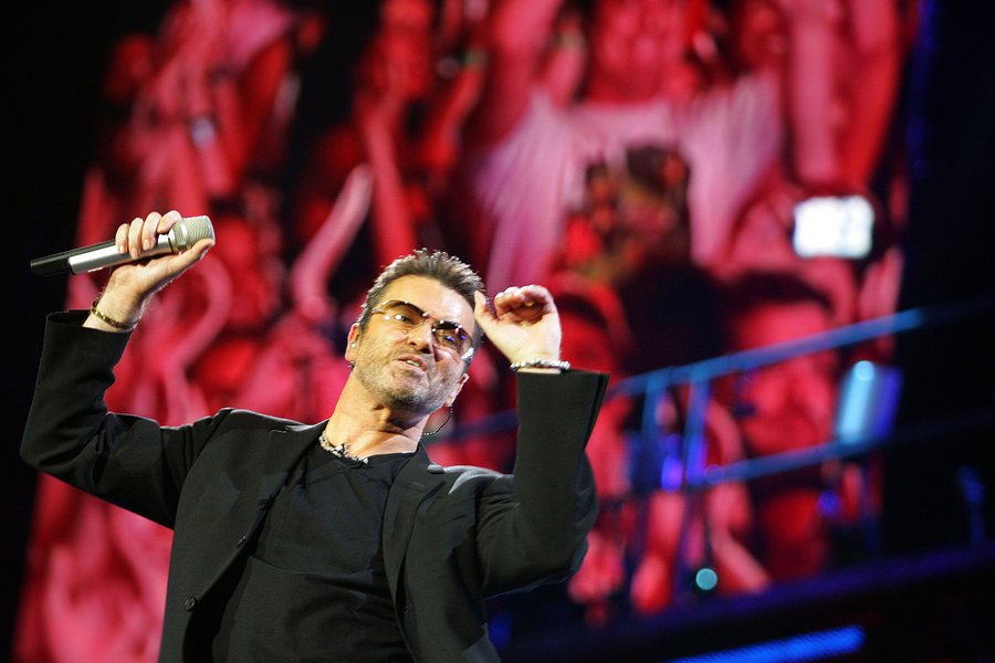 Ο George Michael επιστρέφει σχεδόν 40 χρόνια μετά – Δες το trailer του «Faith Tour»