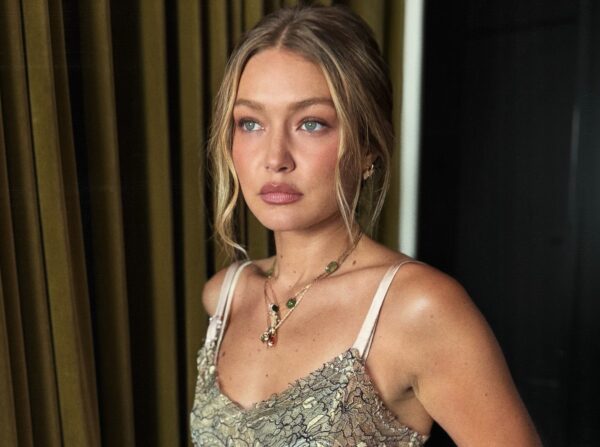 Vogue World Milan 2026: Η Gigi Hadid άνοιξε το show με το πολυετές αριστούργημα του Alessandro Michele