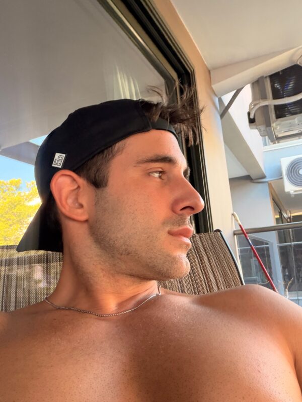 https://www.instagram.com/giorgos_livanis
