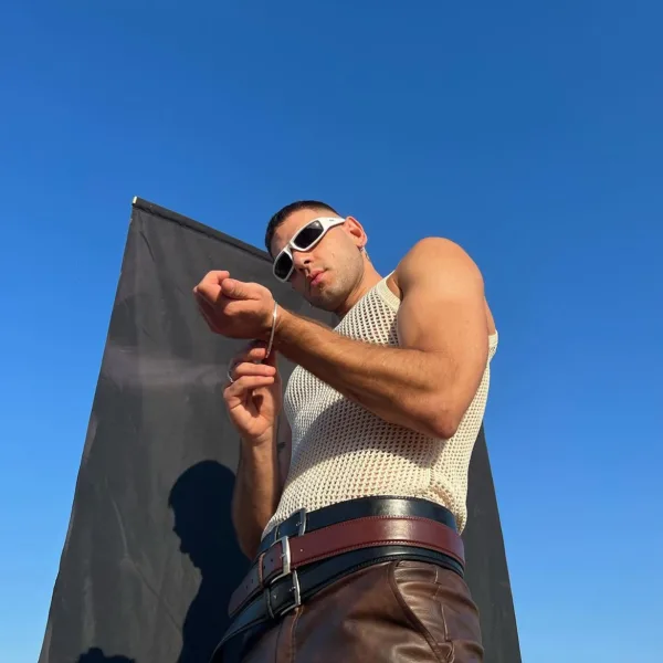 https://www.instagram.com/hawk_greco/