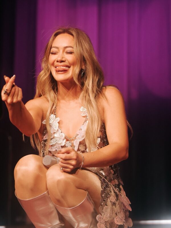 https://www.instagram.com/hilaryduff/