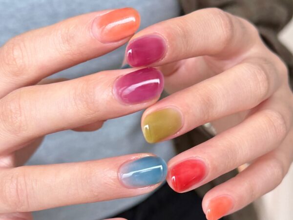 Jelly nails: Η νέα τρέλα στα νύχια που θυμίζει ζελεδάκια