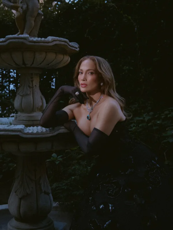 jennifer_lopez_vogue_world_milan