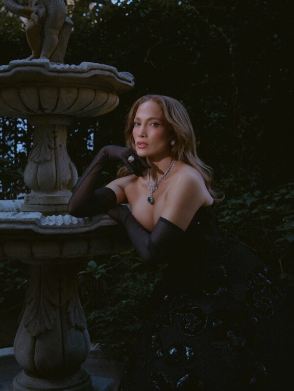 jennifer_lopez_vogue_world_milan