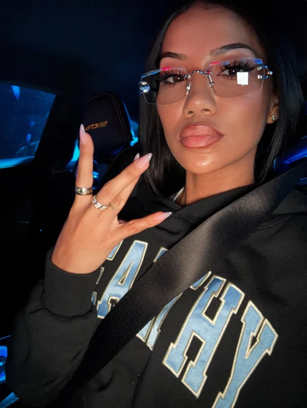 https://www.instagram.com/jheneaiko