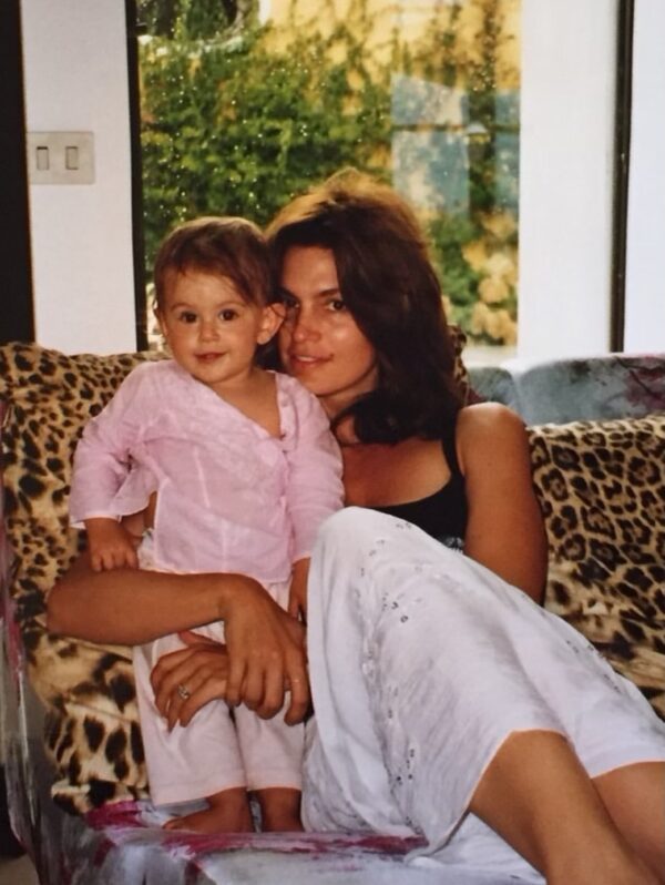 https://www.instagram.com/cindycrawford/