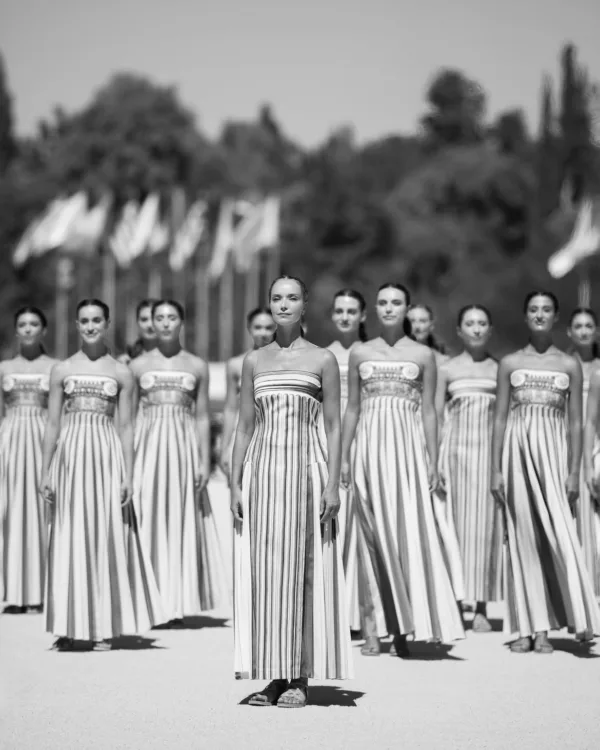 Η Κατερίνα Μισιχρόνη πρωταγωνιστεί στην Τελετή Αφής για τους Ολυμπιακούς Νέων 2026 με εντυπωσιακή εμφάνιση.