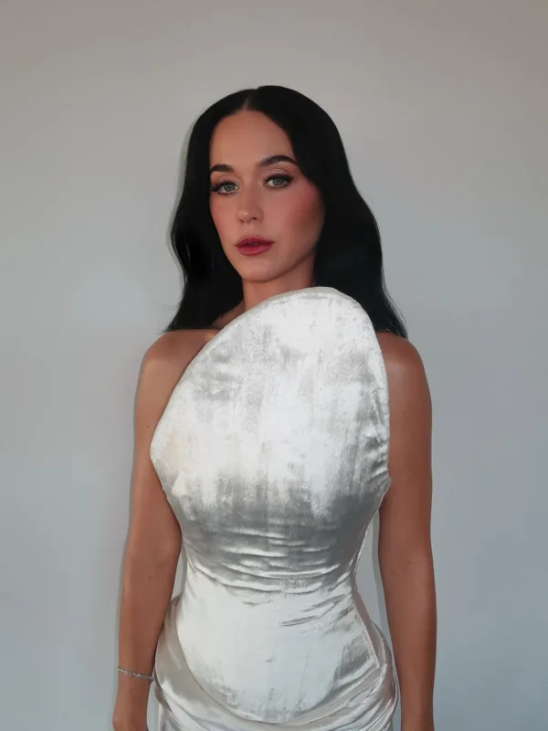 https://www.instagram.com/katyperry/
