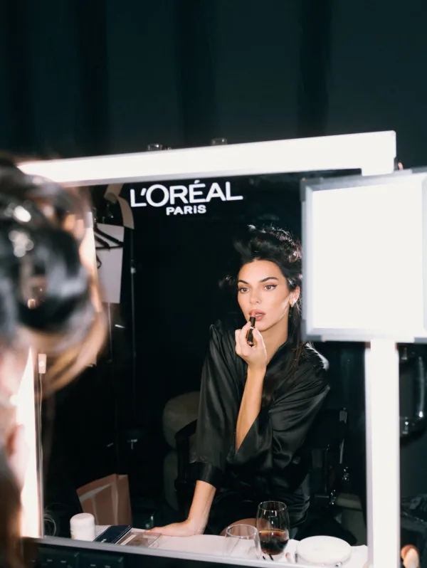https://www.instagram.com/kendalljenner/?hl=el
