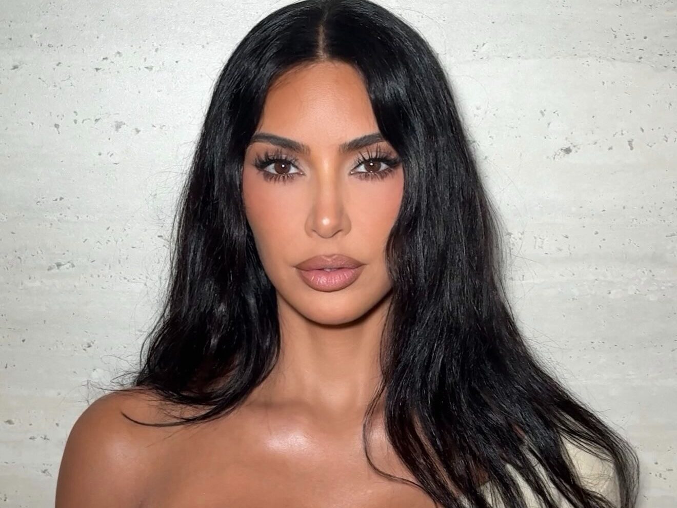 Kim Kardashian: Συμβολική αποζημίωση 1 ευρώ για τη ληστεία στο Παρίσι που τη σημάδεψε
