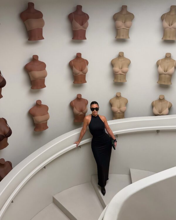 https://www.instagram.com/kimkardashian/
