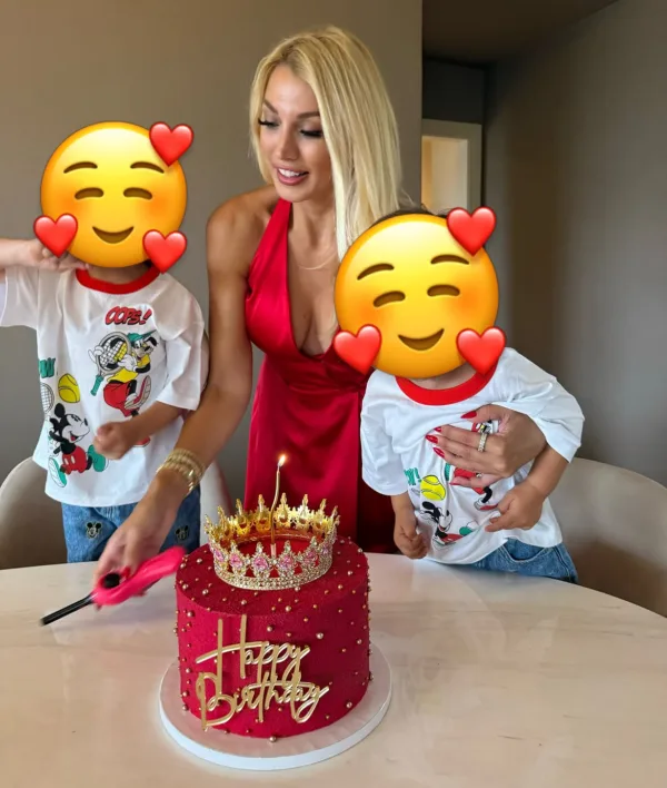 https://www.instagram.com/konstantinaspyropoulou
