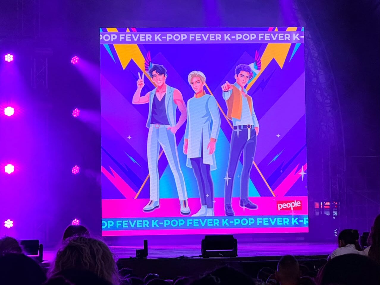 K-POP FEVER: Ζήσαμε από κοντά το εκρηκτικό K-pop show που ήρθε στην Ελλάδα