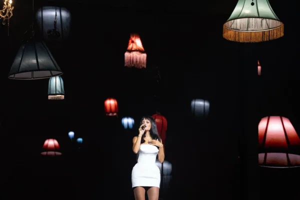 https://www.instagram.com/lilyallen/