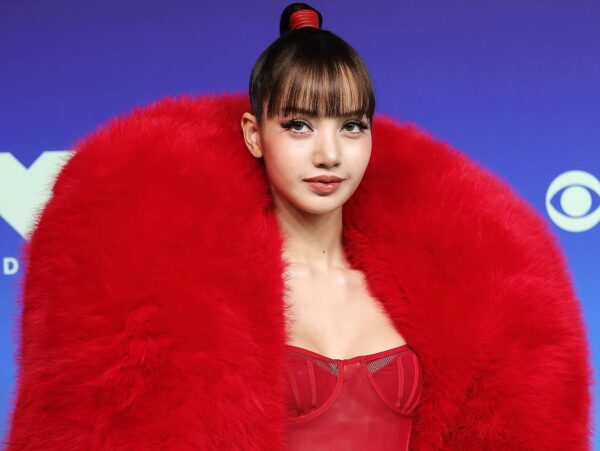 Lisa: Η πρώτη live εμφάνιση του «Sawadika» στα MTV VMAs 2026