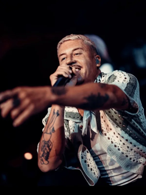 https://www.instagram.com/macklemore/