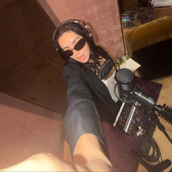 https://www.instagram.com/madonna/