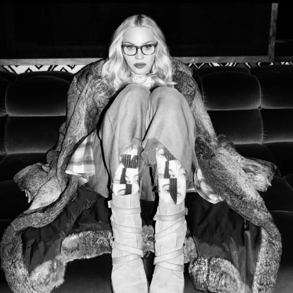 https://www.instagram.com/madonna/