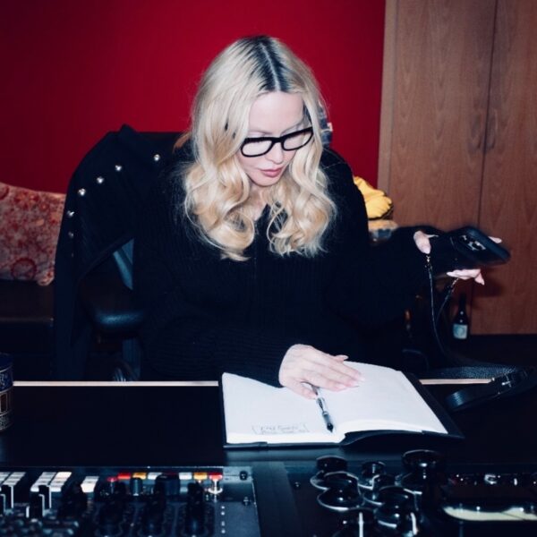 https://www.instagram.com/madonna/