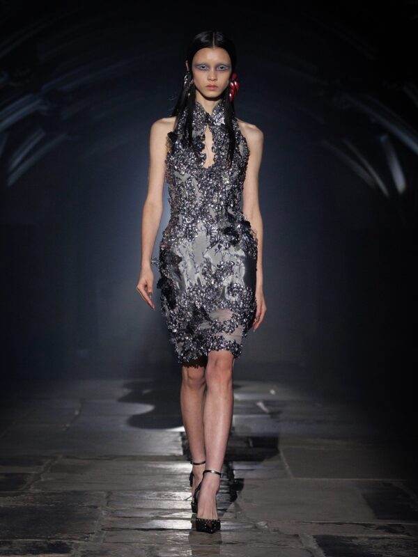 https://www.instagram.com/alexandermcqueen/?hl=el