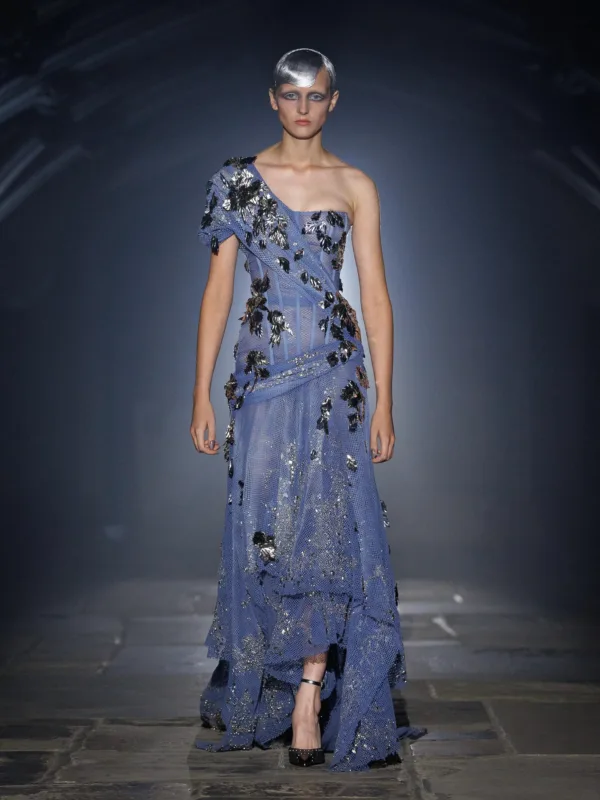 https://www.instagram.com/alexandermcqueen/?hl=el